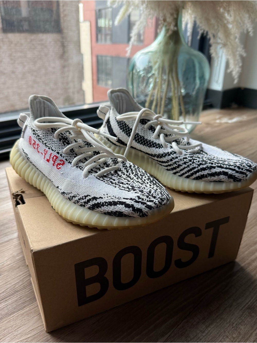 YEEZY Boost 350 Zebra